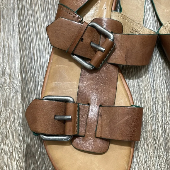 NAYA Stoneham Sandals - Picture 2 of 5